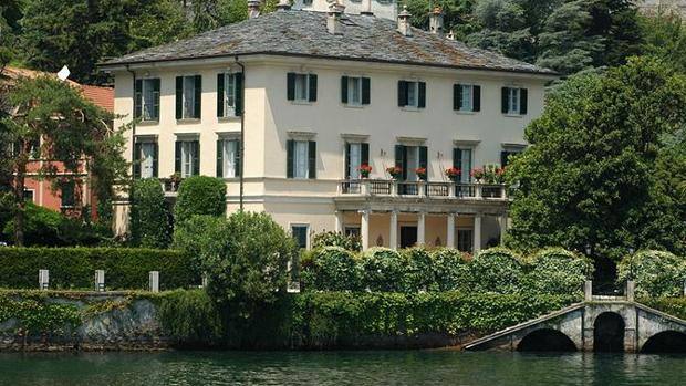 Lake Como there is the party of George Clooney