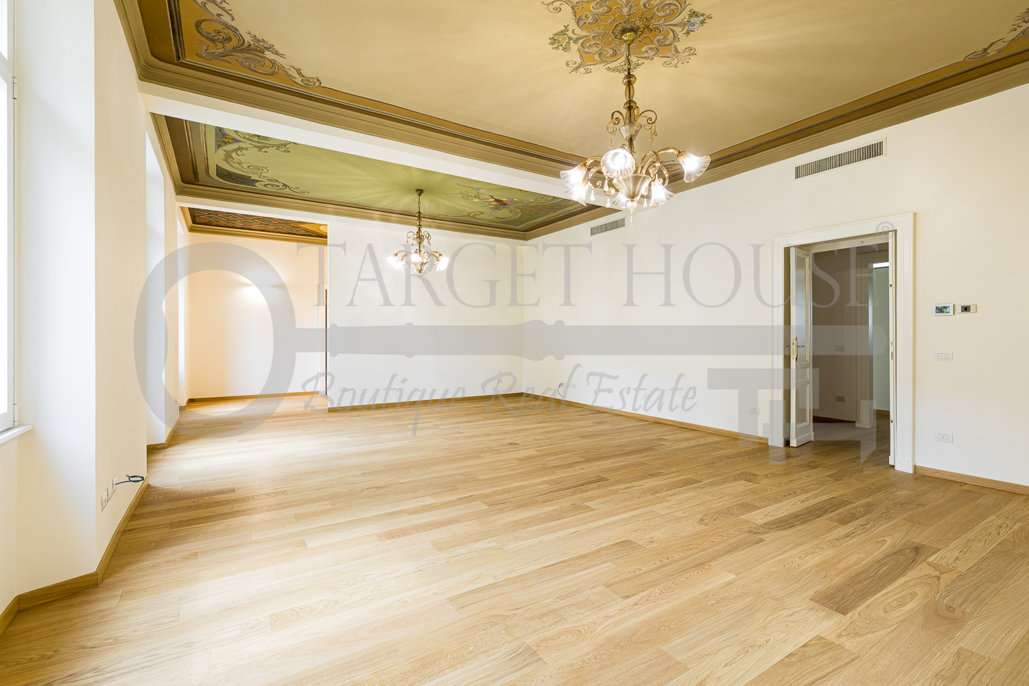 Alto pregio Como con posto auto