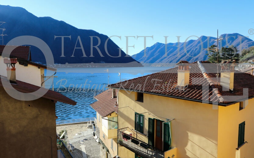 Importante Proprietà fronte Lago Como