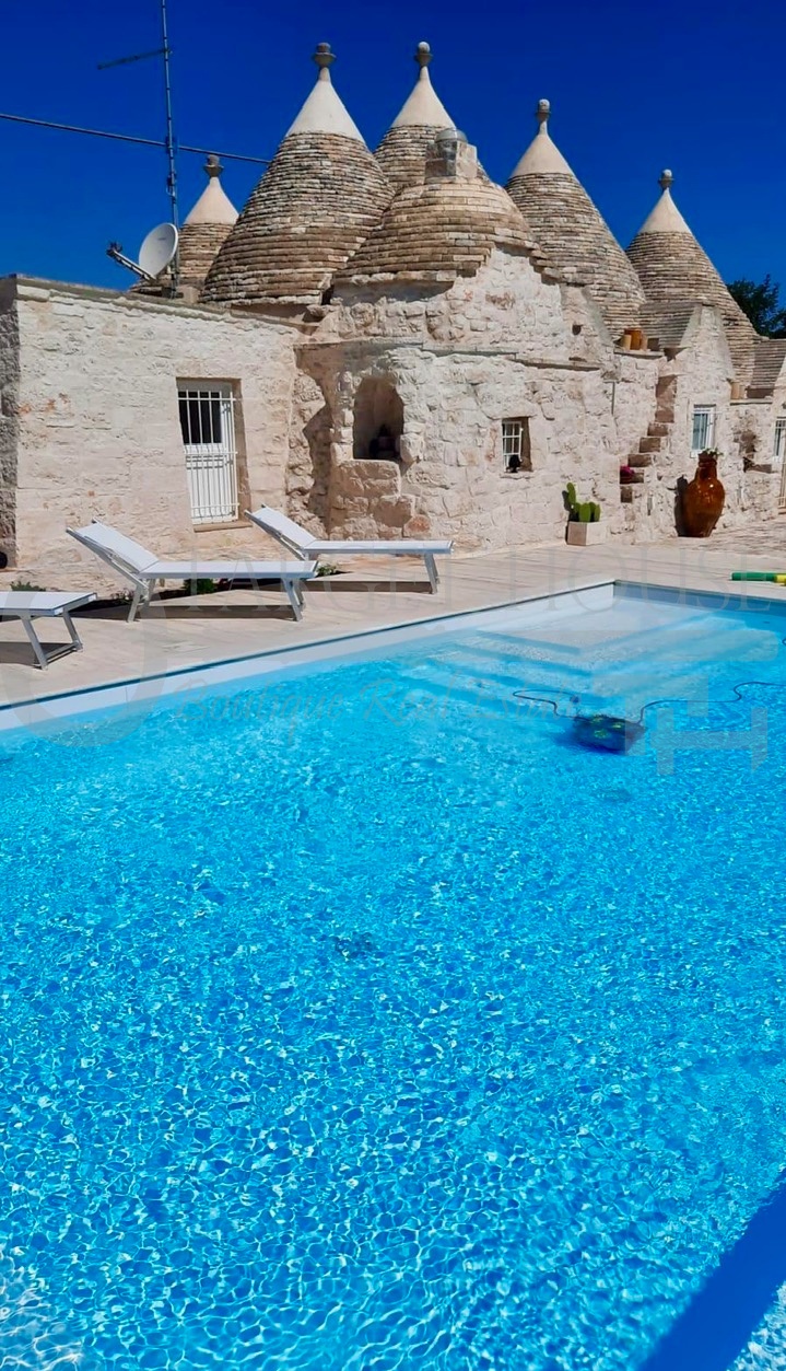 Exclusive Puglian property with pool