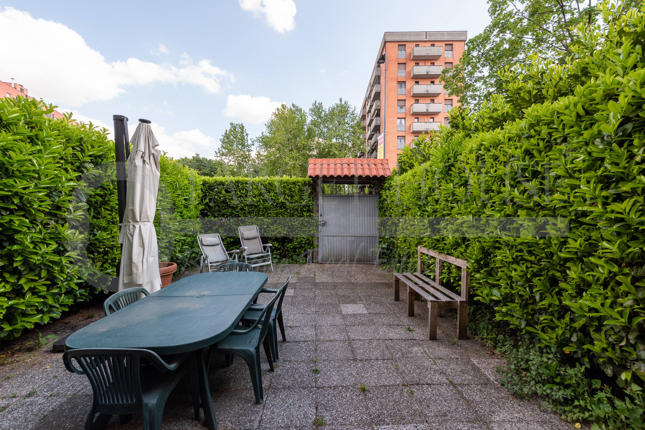 Immobile con giardino Milano