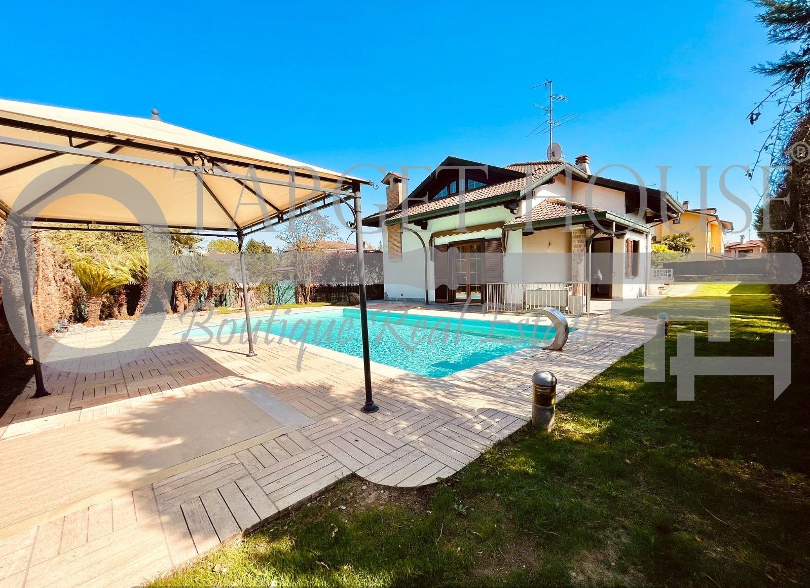 Villa with swimming pool in Brianza