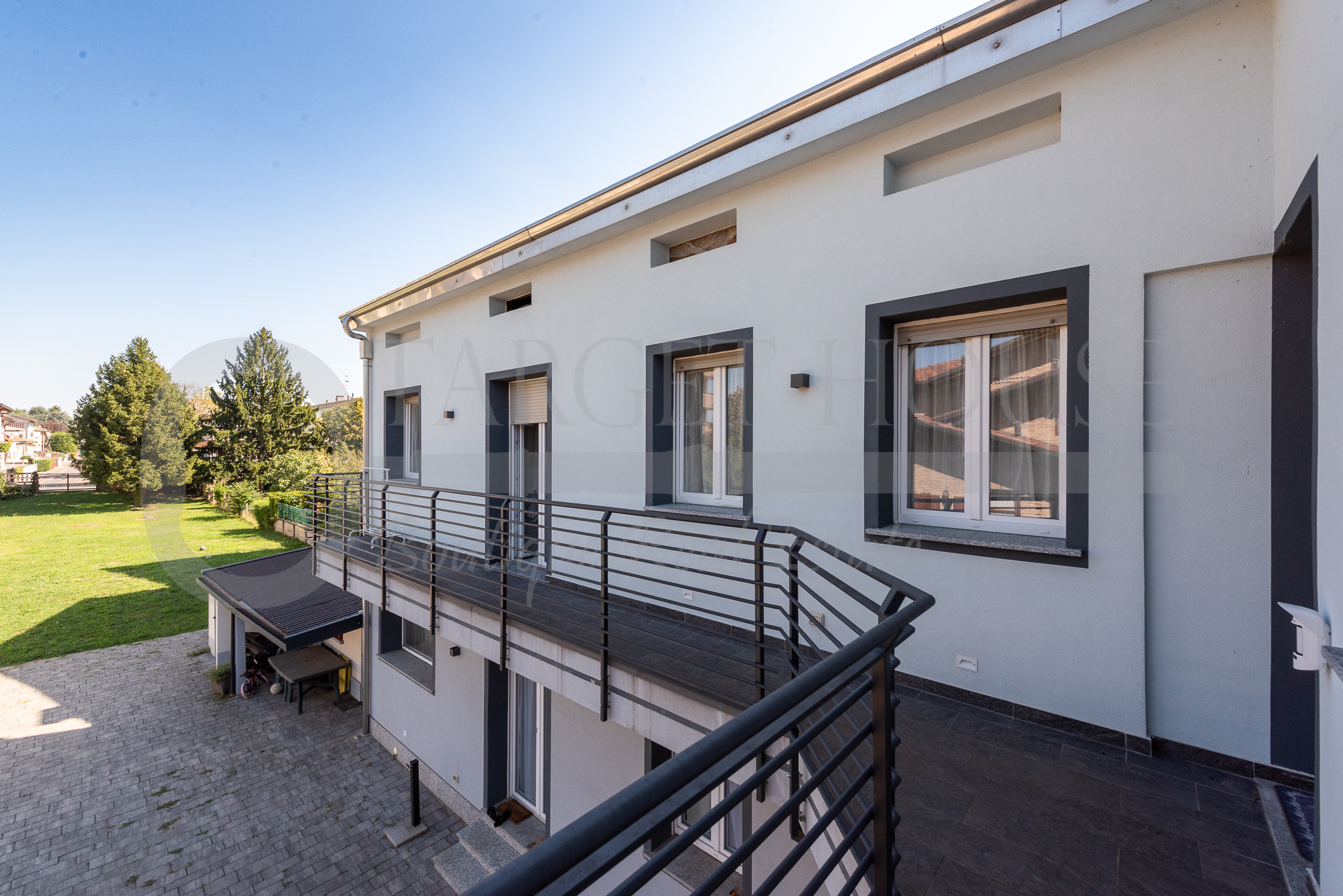 Spectacular Villa Limbiate